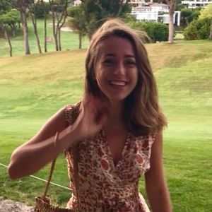 Meet your Posher, Carlotta